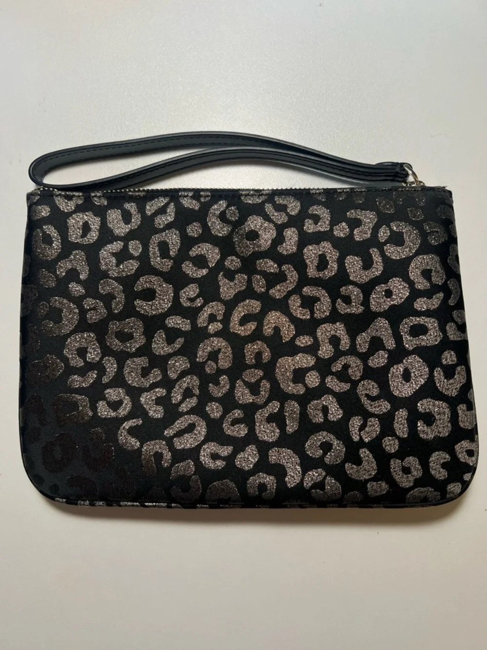 Kate Spade New York Chelsea Medium Wristlet Pouch in leopard sparkle print - Picture 2 of 8